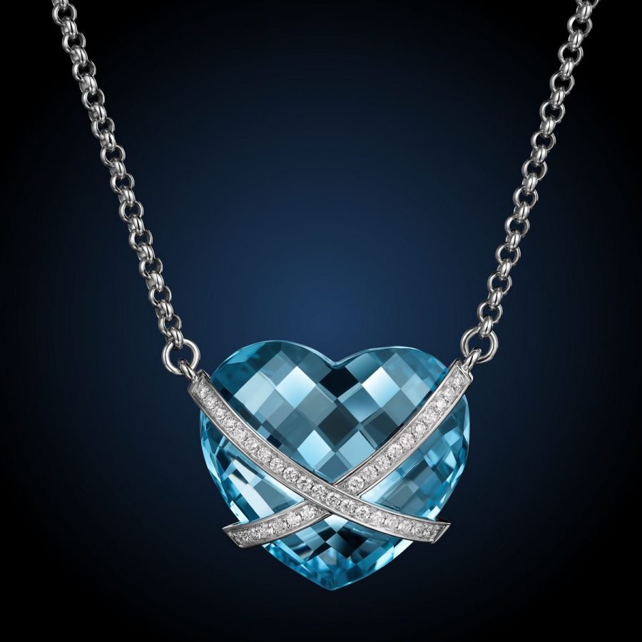 Pendant "Love Me"