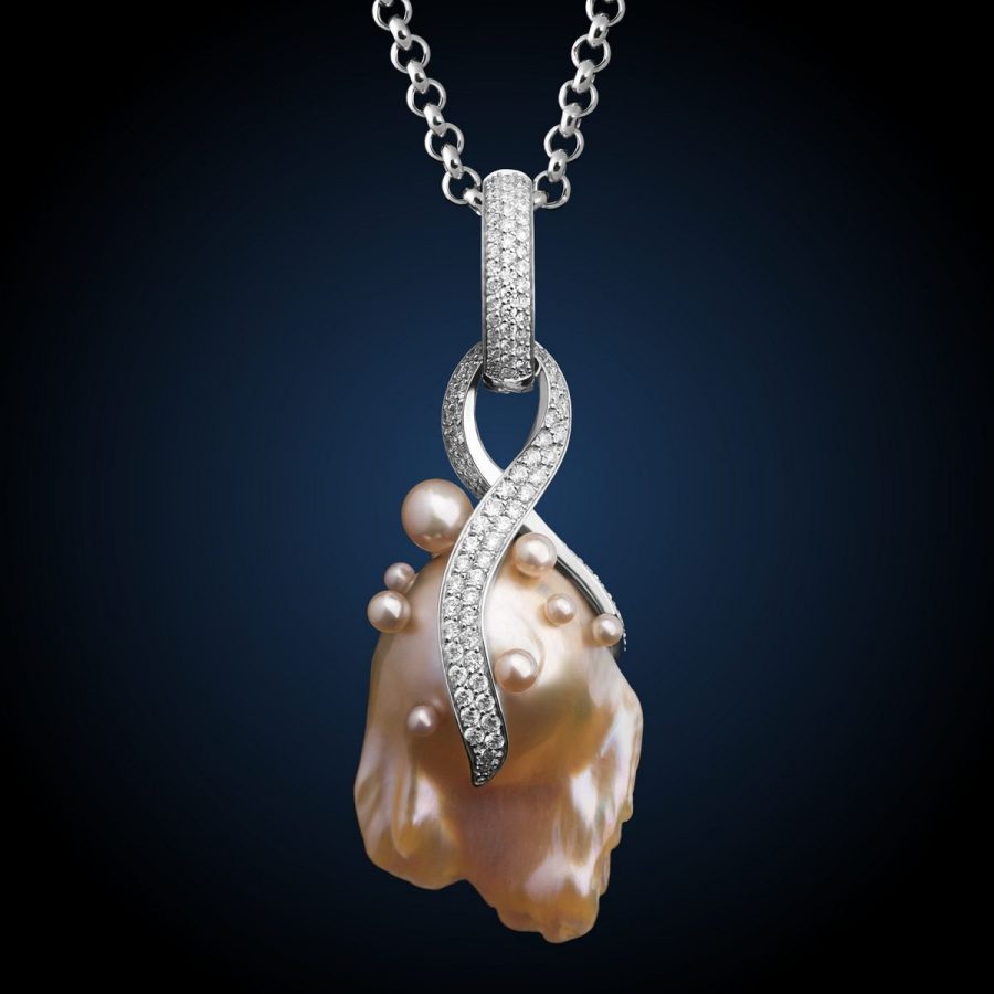 Pendant "Sensual Touch"